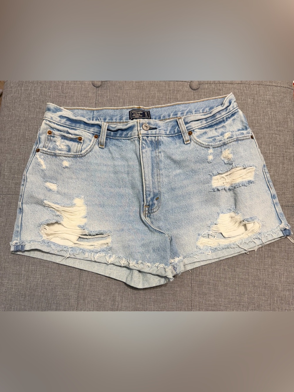 Abercrombie & Fitch Distressed High Rise Denim Shorts Light Wash Size 31